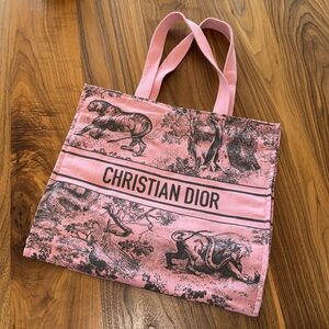 Dioriviera Toile De Juoy Beach Tote Bag Christian Dior w/ accessories